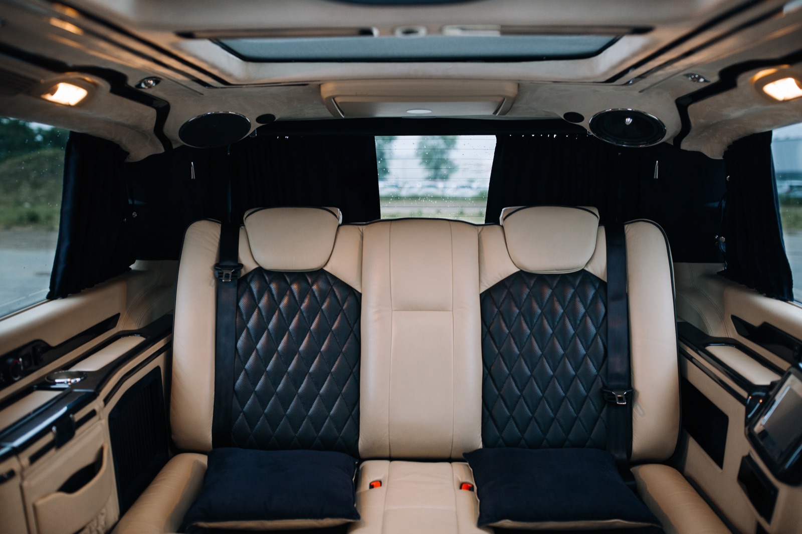 2024 Nova Voyager Executive — view 2